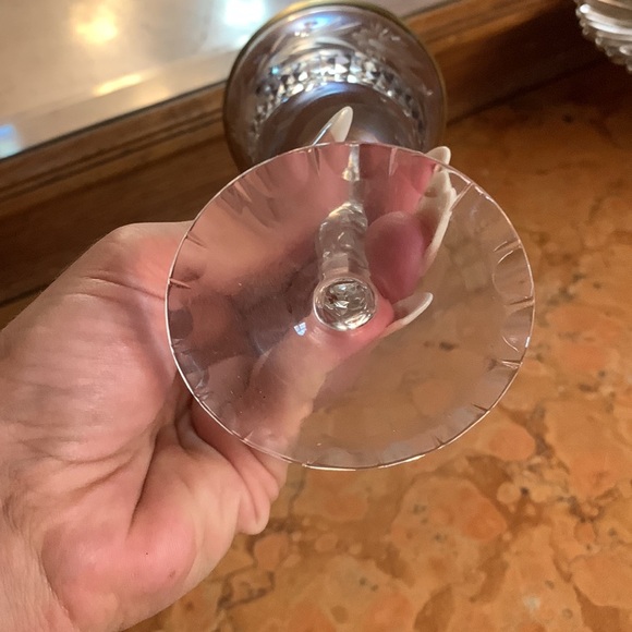 Marchioness by Ebeling and Reuss Green Crystal Wine Glass Western Germany - Picture 3 of 5